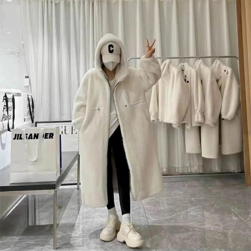 Fluffy Quilted Coats, Long Coats, Winter Fashion, Warm Outerwear, Stylish Jackets, Trendy Coats, Quilted Design, Fashionable Layers, Cold Weather Apparel, Comfortable Outerwear,
